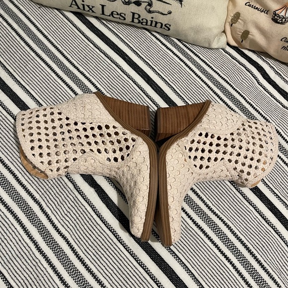 Jessica Simpson Cream Timara 2 Western Woven Bootie Size 7.5 Worn Condition - Picture 2 of 10